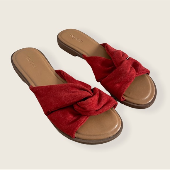 Forever 21 Sandals - Picture 2 of 4